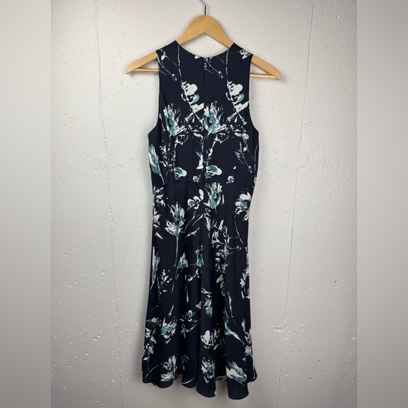 Classiques Entier Womens Navy Floral Sleeveless keyhole Silk A-line Midi dress 6 - Picture 4 of 16